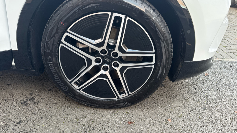 Ford Capri 210kW Premium 77kWh 5dr Auto Electric Estate